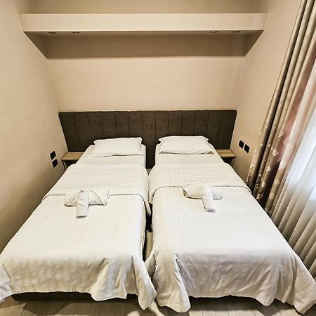Sunflower Twin Room Тирана Екстериор снимка